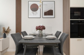 Elegancki Apartament Blisko Rzeki z Garażem na 2 Auta Wrocław by Noclegi Renters